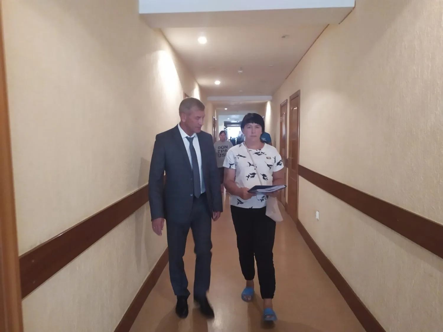автора.  глава администрации Калининского района Уфы Михаил Замурагин.