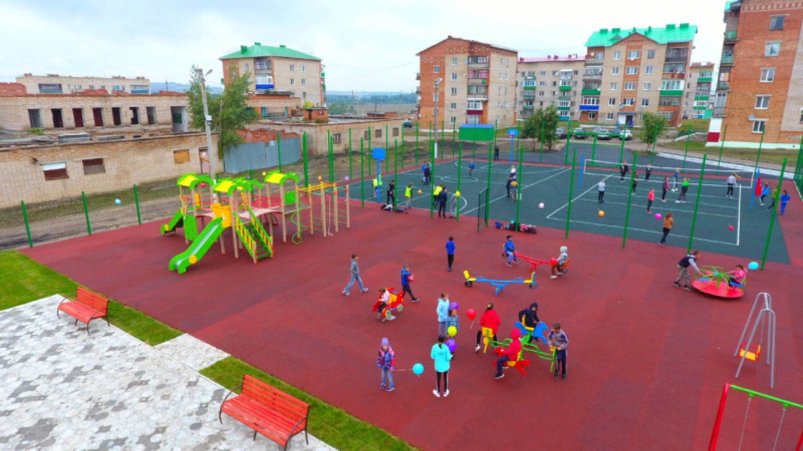 Фото со страницы Радия Хабирова в соцсетях.