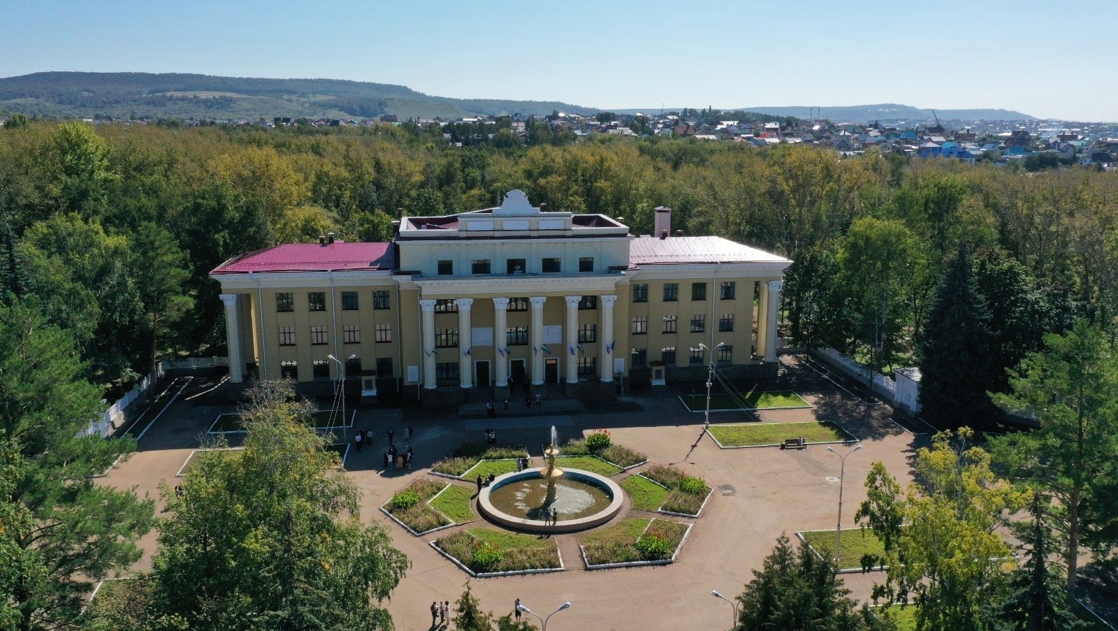 со страницы Радия Хабирова в соцсетях.