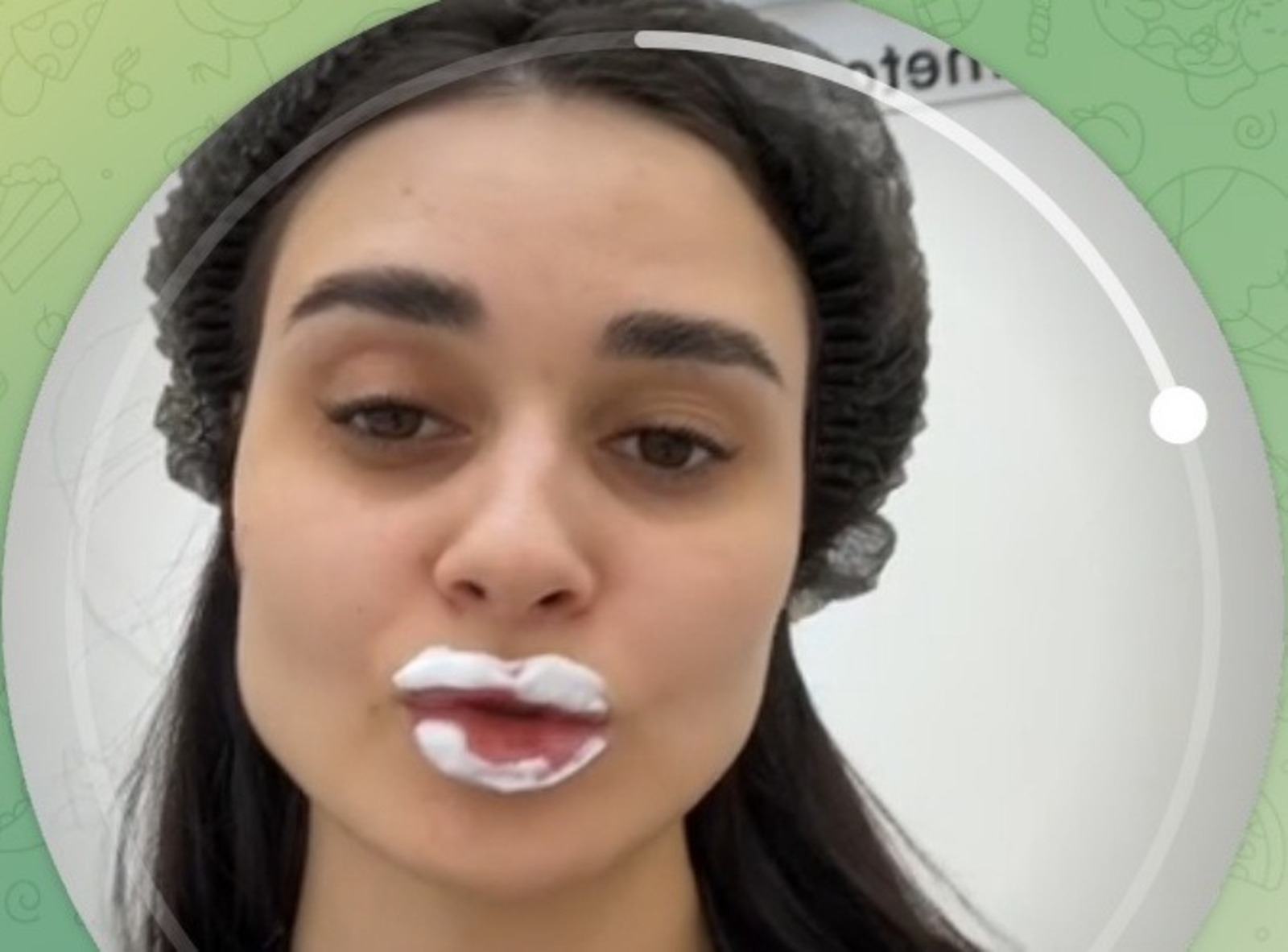 официальная страница Гульназ Асаевой.  скриншот видео, Telegram.