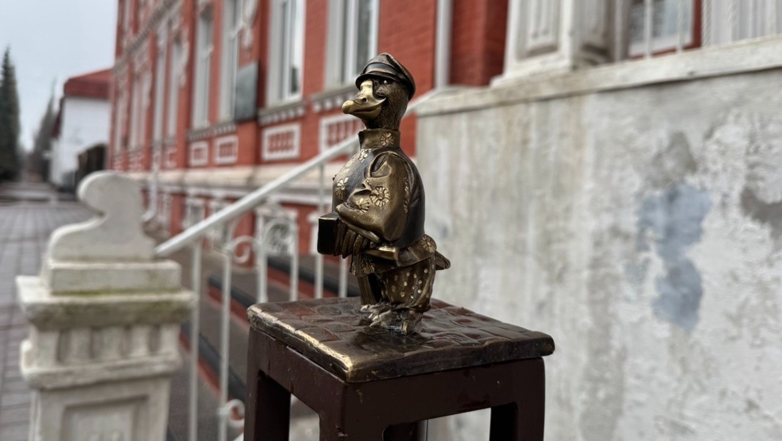 Елены Колоколовой.  «Общественная электронная газета». В Стерлитамаке появились новые арт-объекты - гуси.