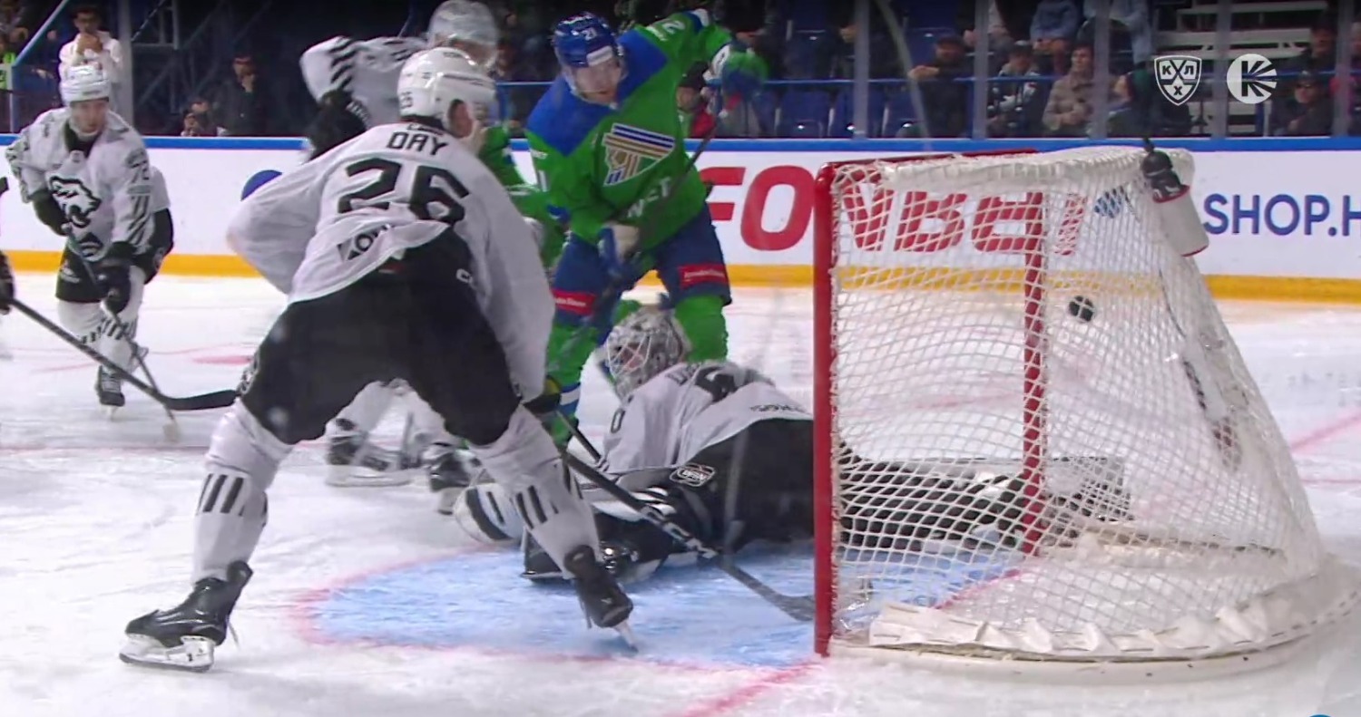 скриншот видео матча.