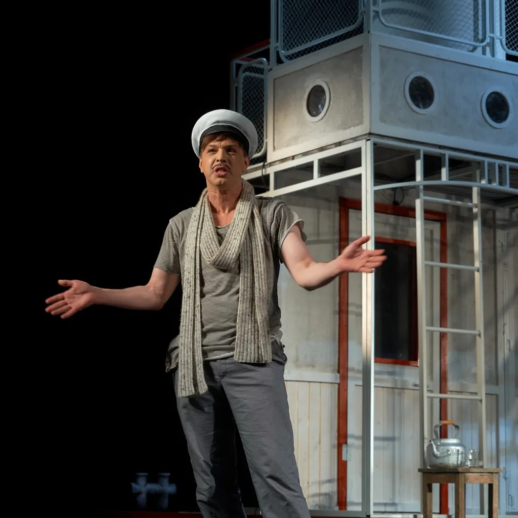 с сайта www.teatrkaluga.ru.