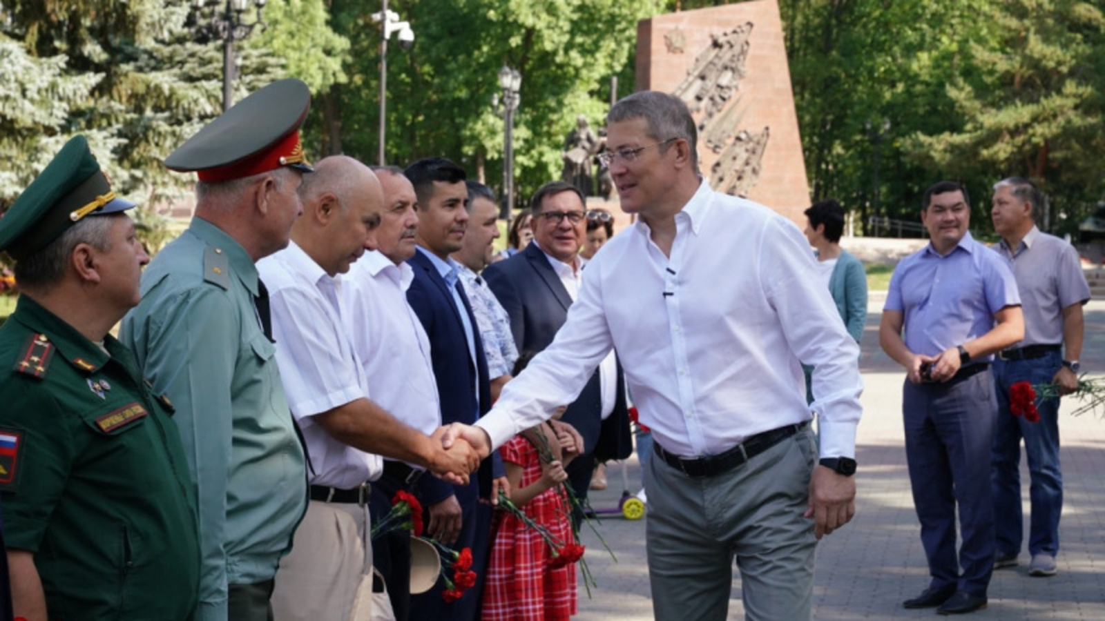 Фото со страницы Радия Хабирова в соцсети.