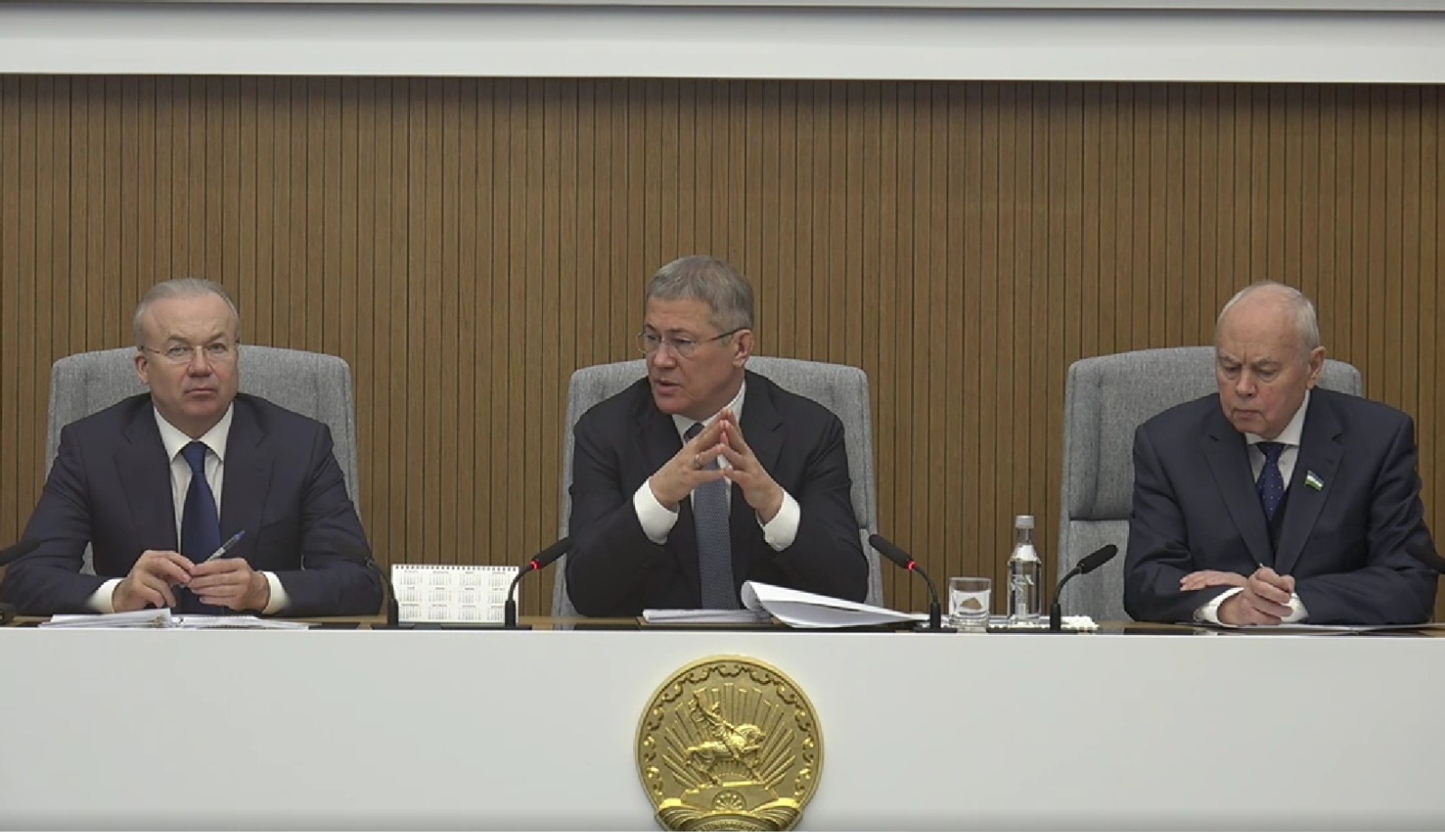 скриншот видео трансляция оперативного совещания правительства РБ.