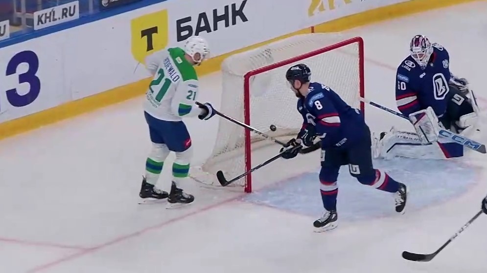 скриншот видео матча. скриншот видео матча.