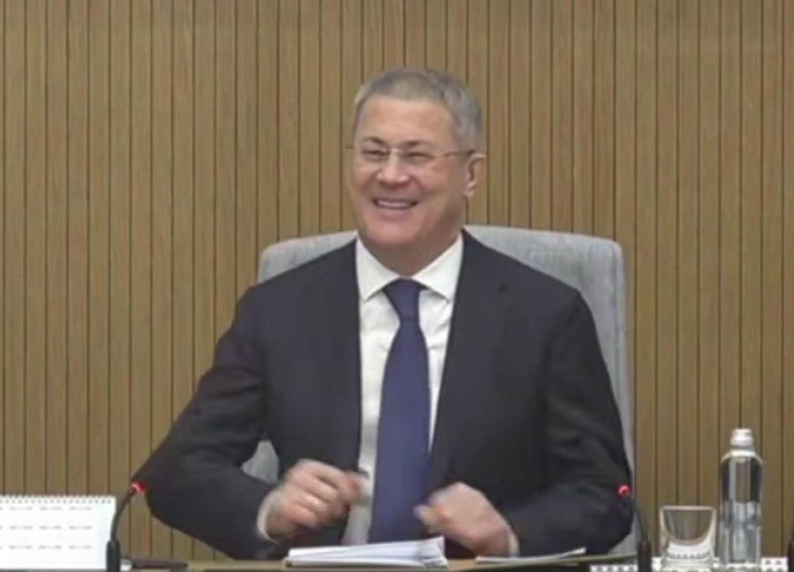 скриншот видео.