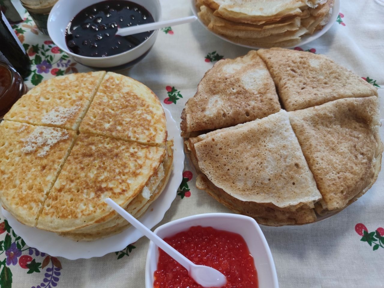 Блины-ленивцы и блинный торт — топ-7 необычных рецептов на Масленицу