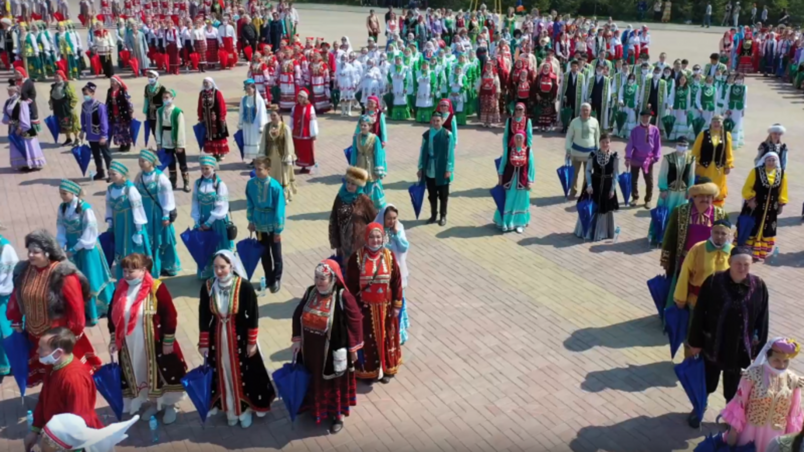 Скриншот видео со страницы Радия Хабирова в соцсетях.