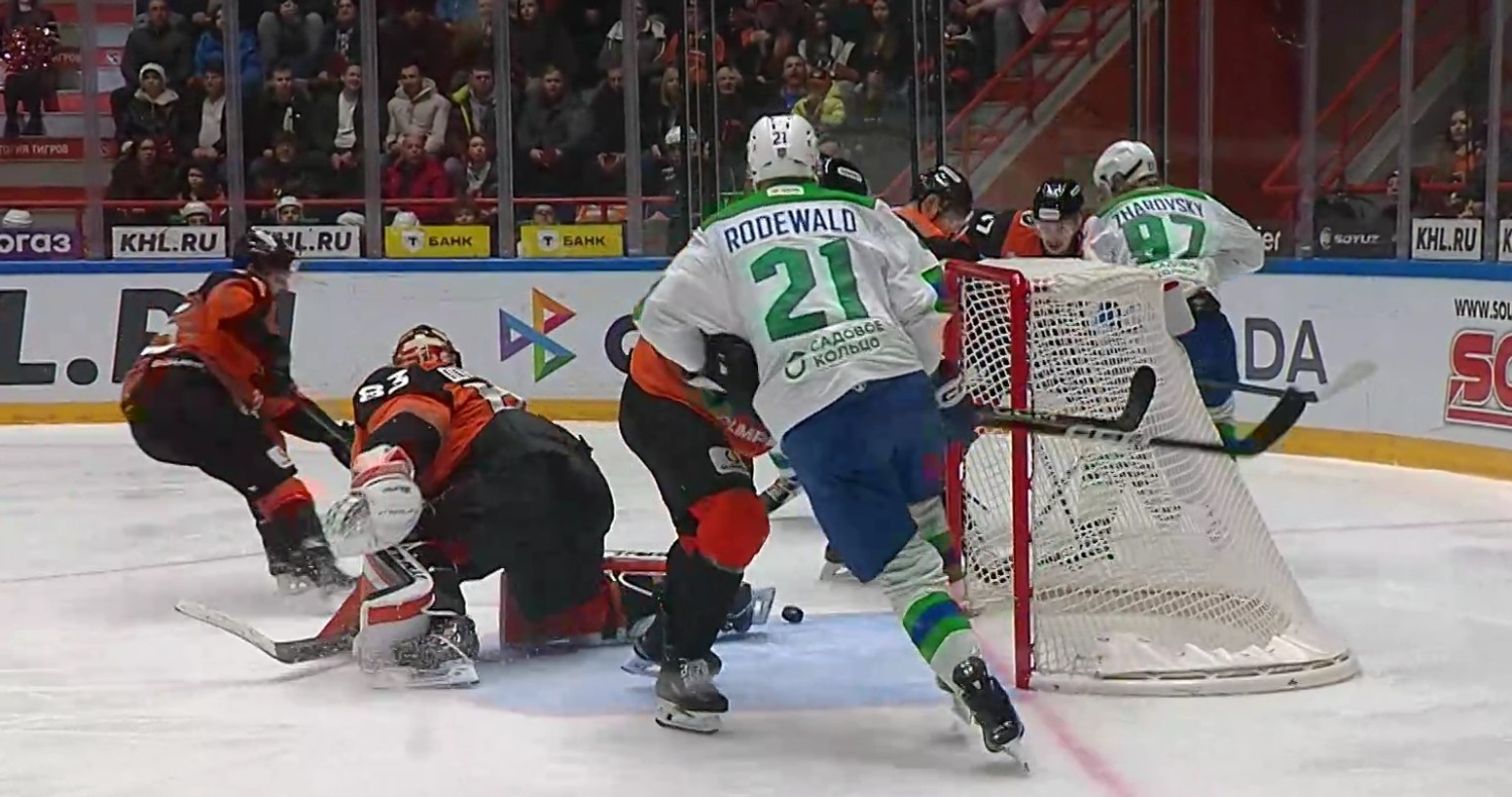 скриншот видео матча. скриншот видео матча.