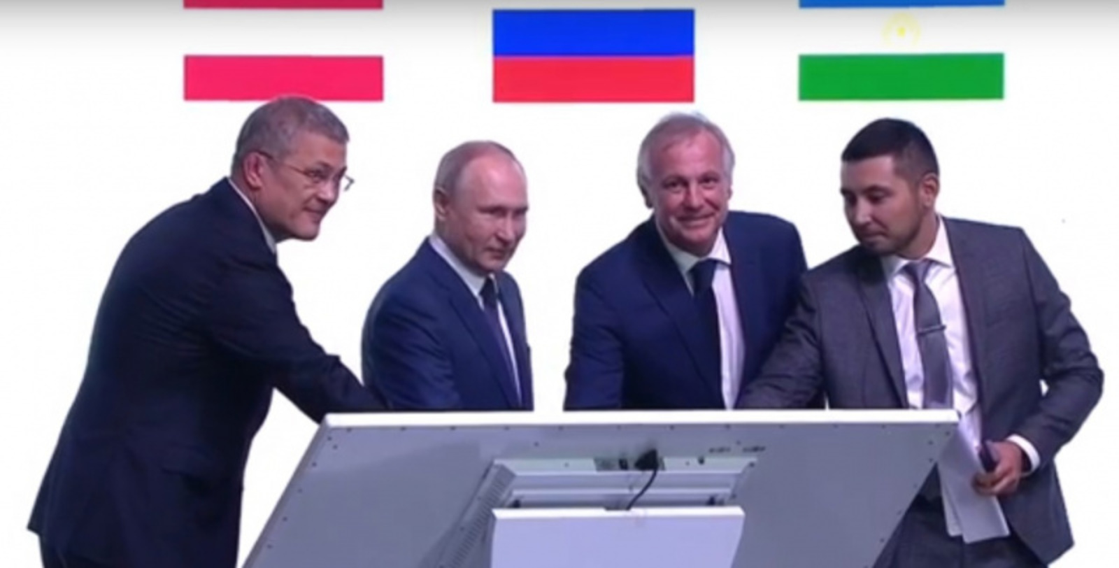 Фото - скрин видео.