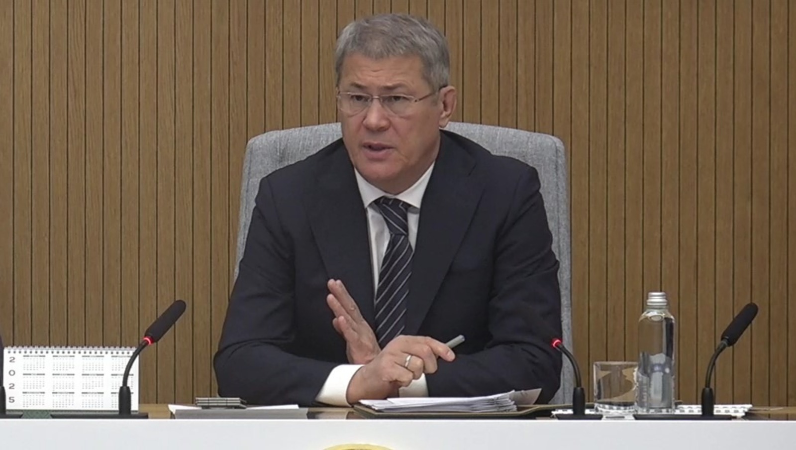 скриншот видео оперативного совещания в правительстве РБ.