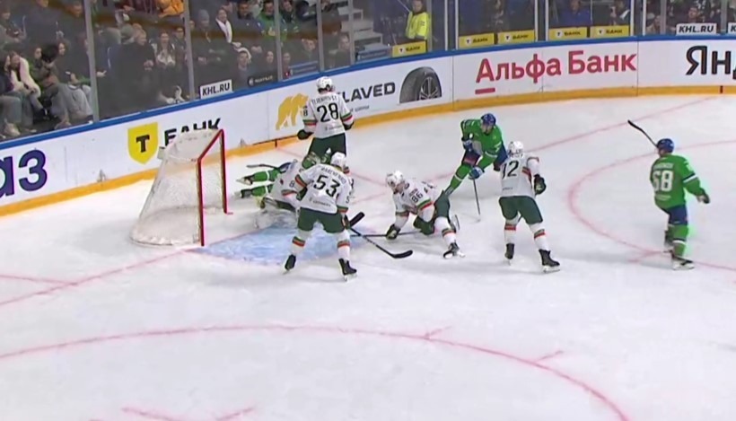 скриншот видео матча. скриншот видео матча.