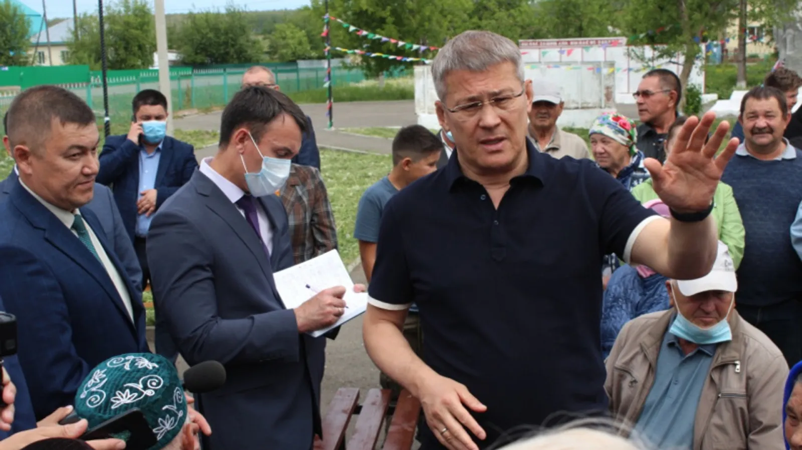 Фото со страницы Радия Хабирова в соцсети.