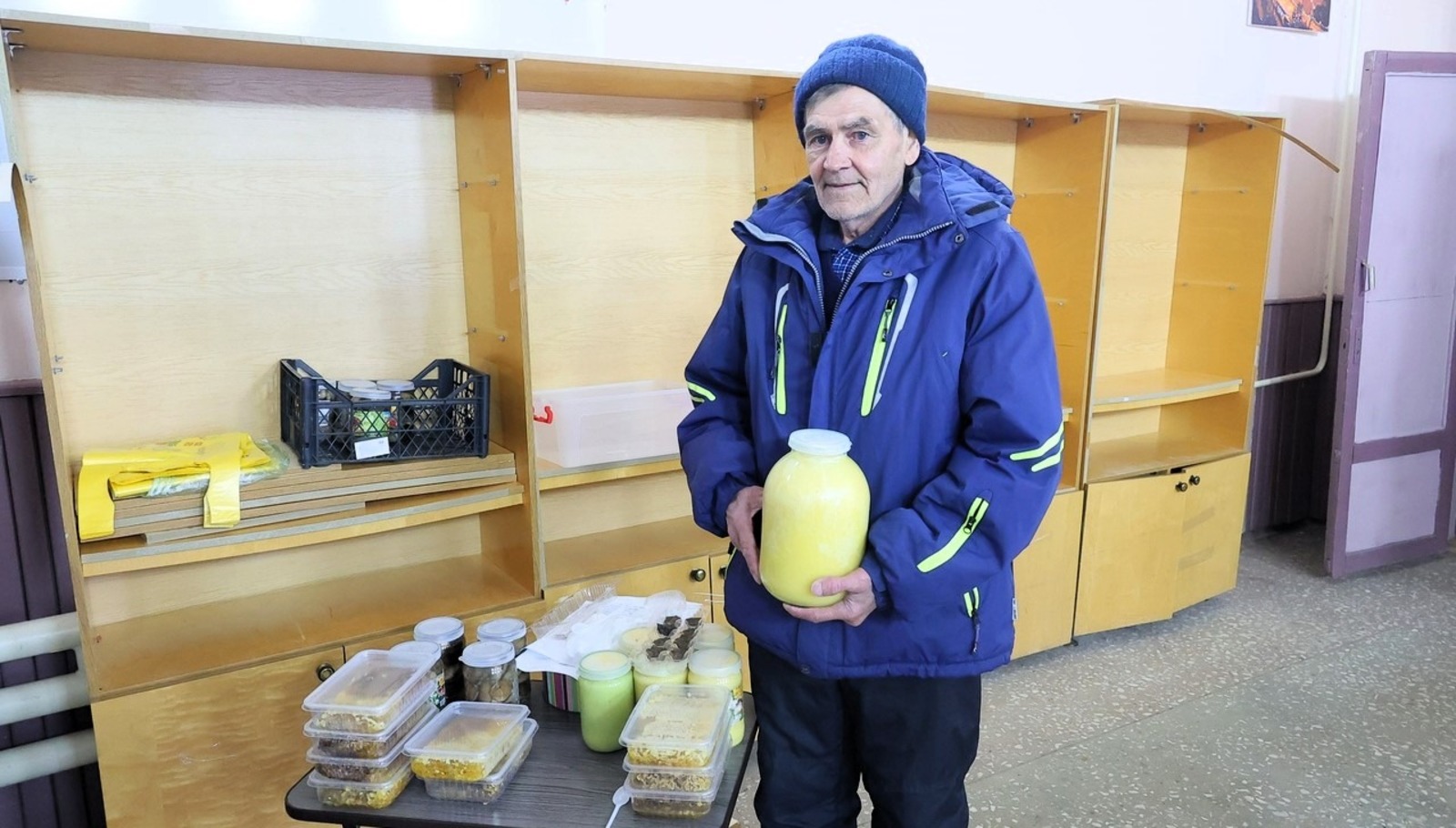 Евгении Сюткиной.  Виктор Южанинов.