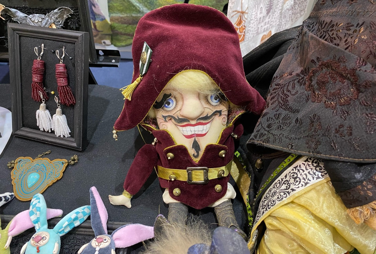 Елены Колоколовой.