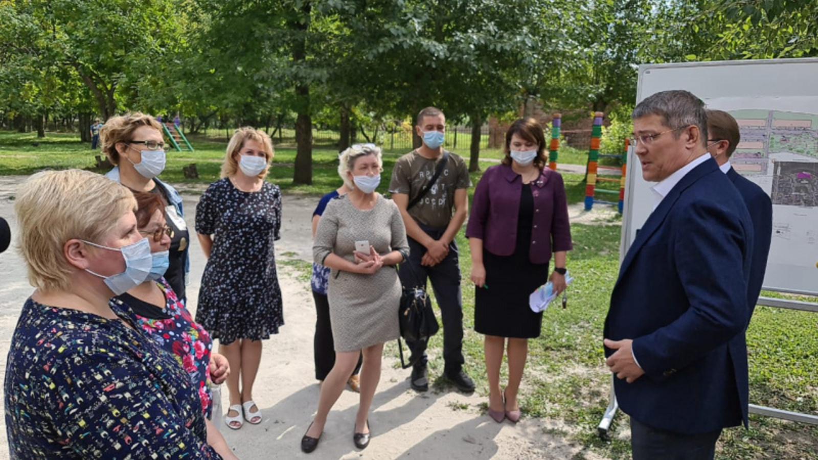 Фото со страницы Радия Хабирова в соцсетях.
