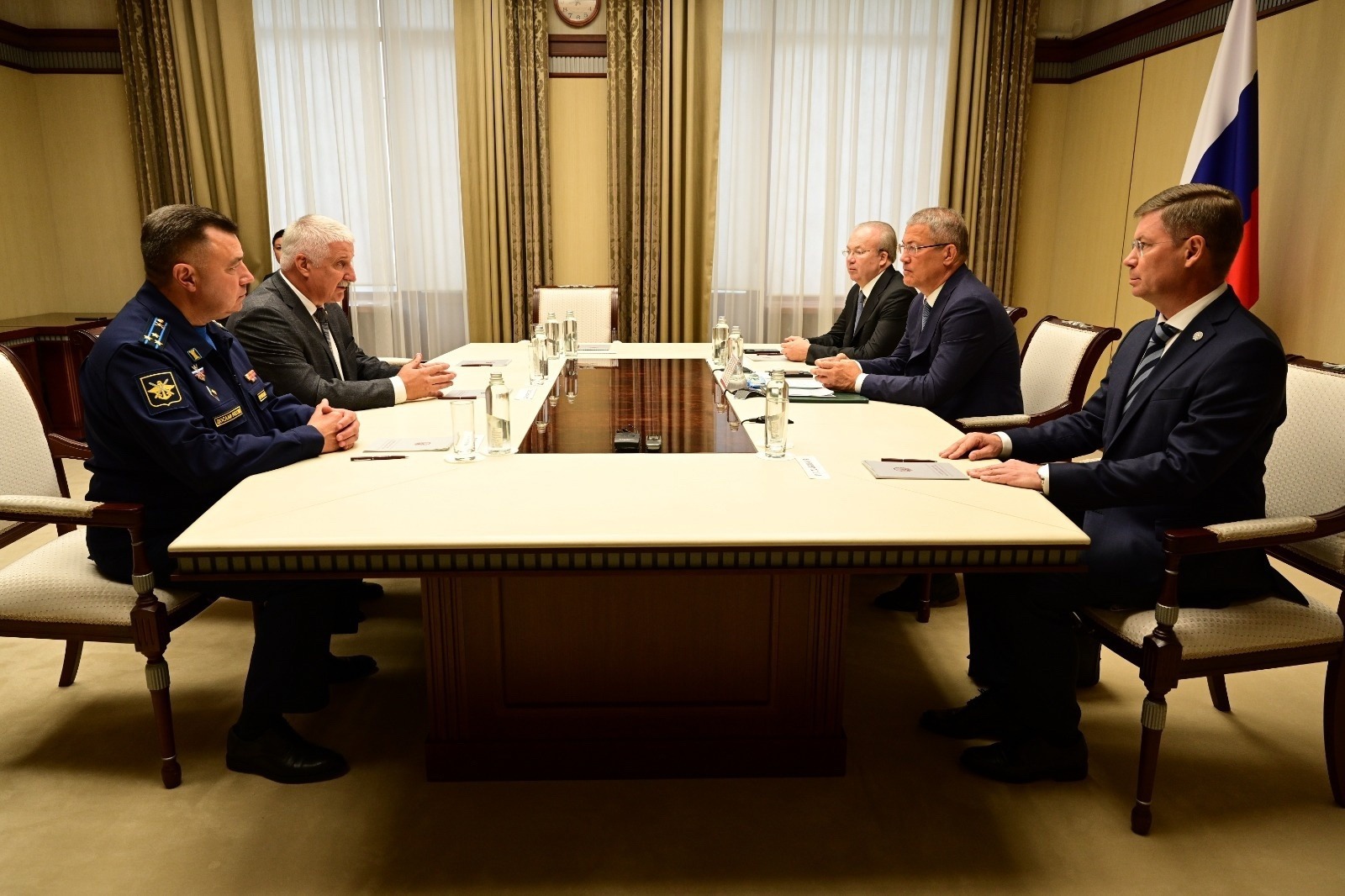 c личной страницы Радия Хабирова в соцсети.