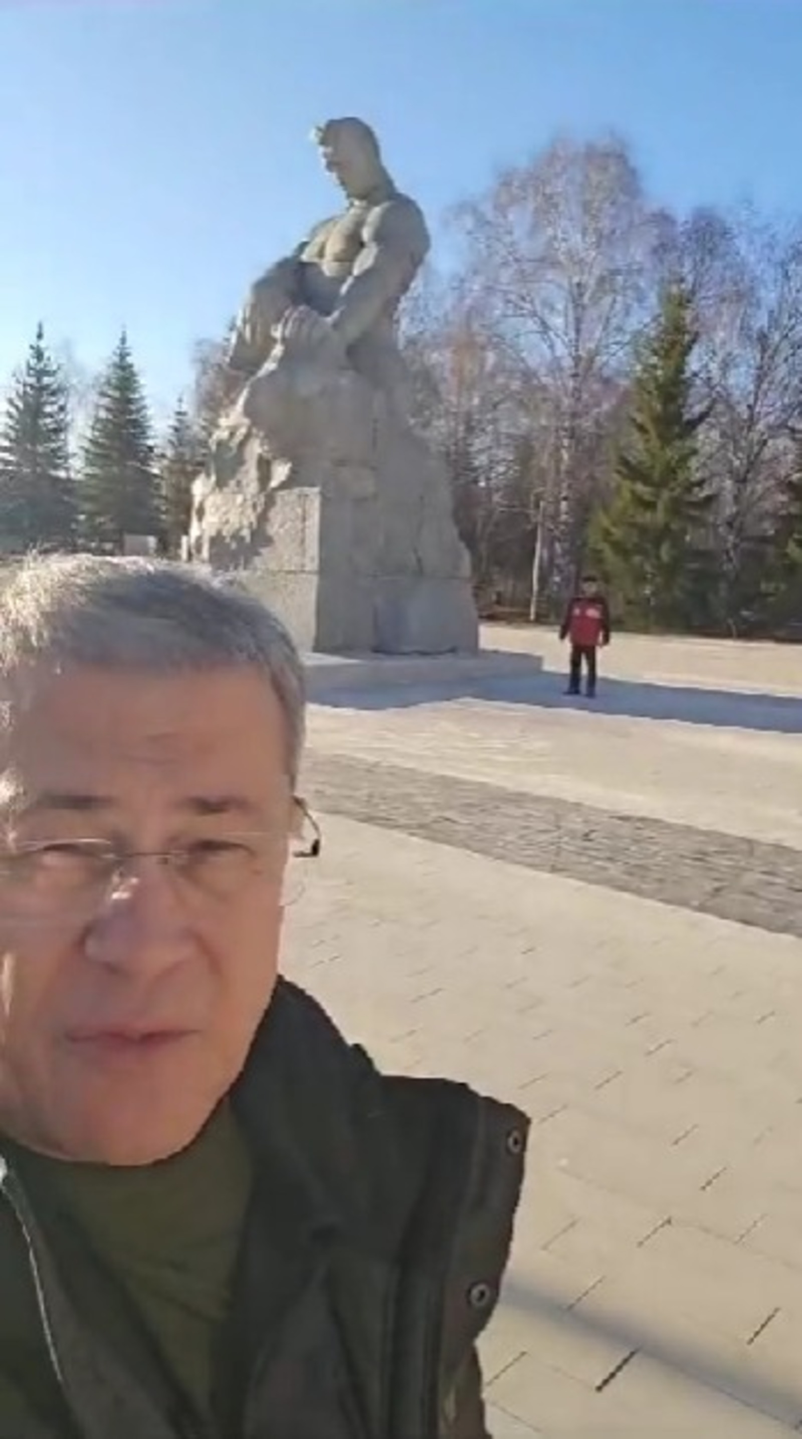 скриншот видео.