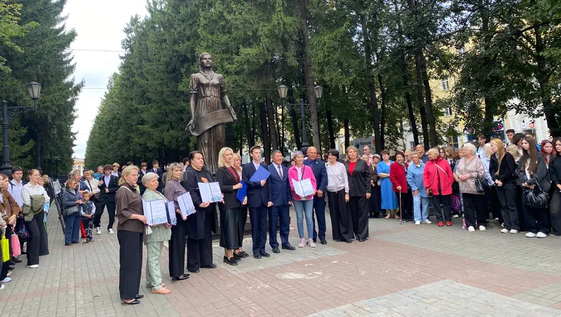 автора. «Общественная электронная газета».