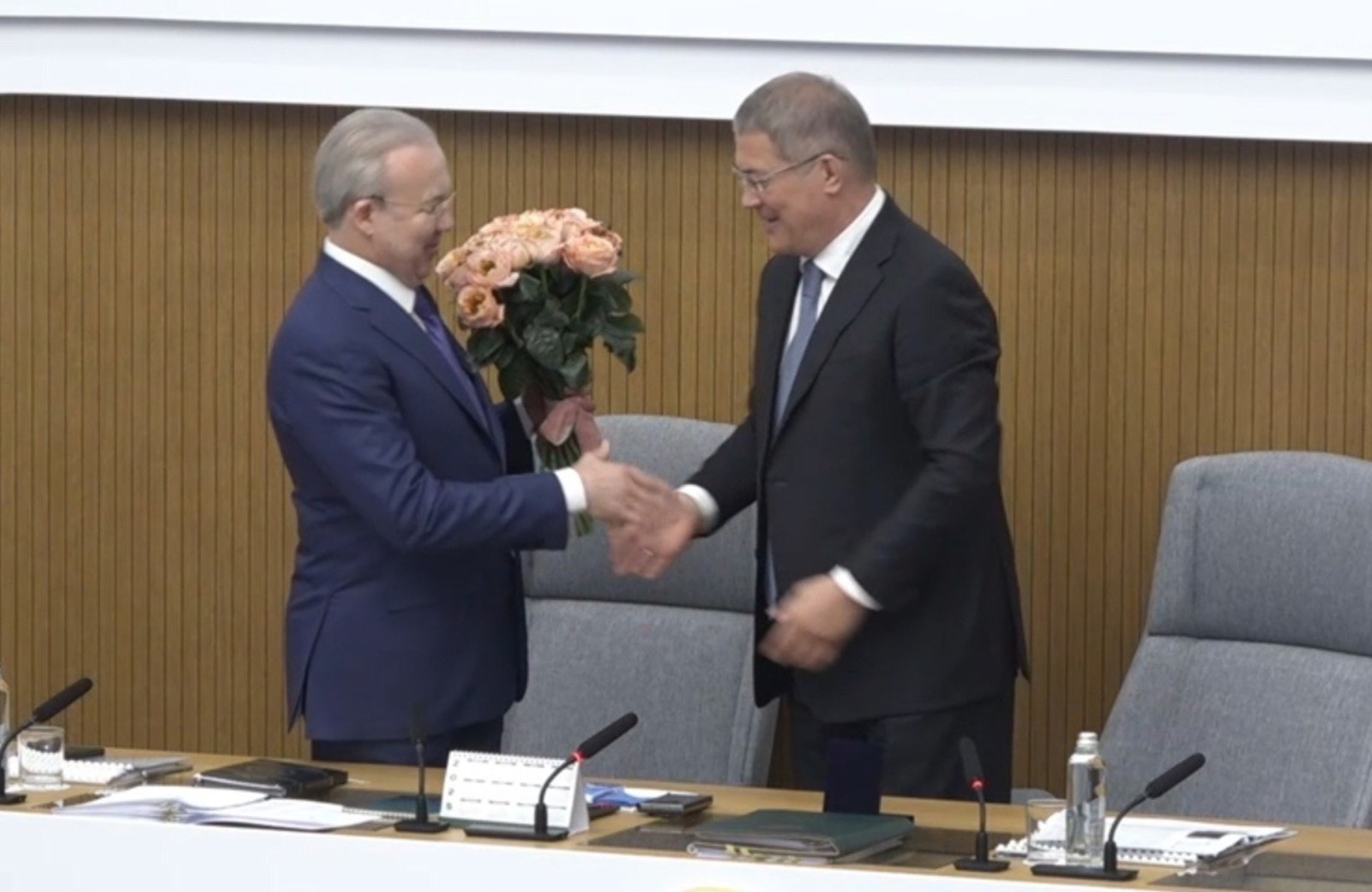 скриншот видео.