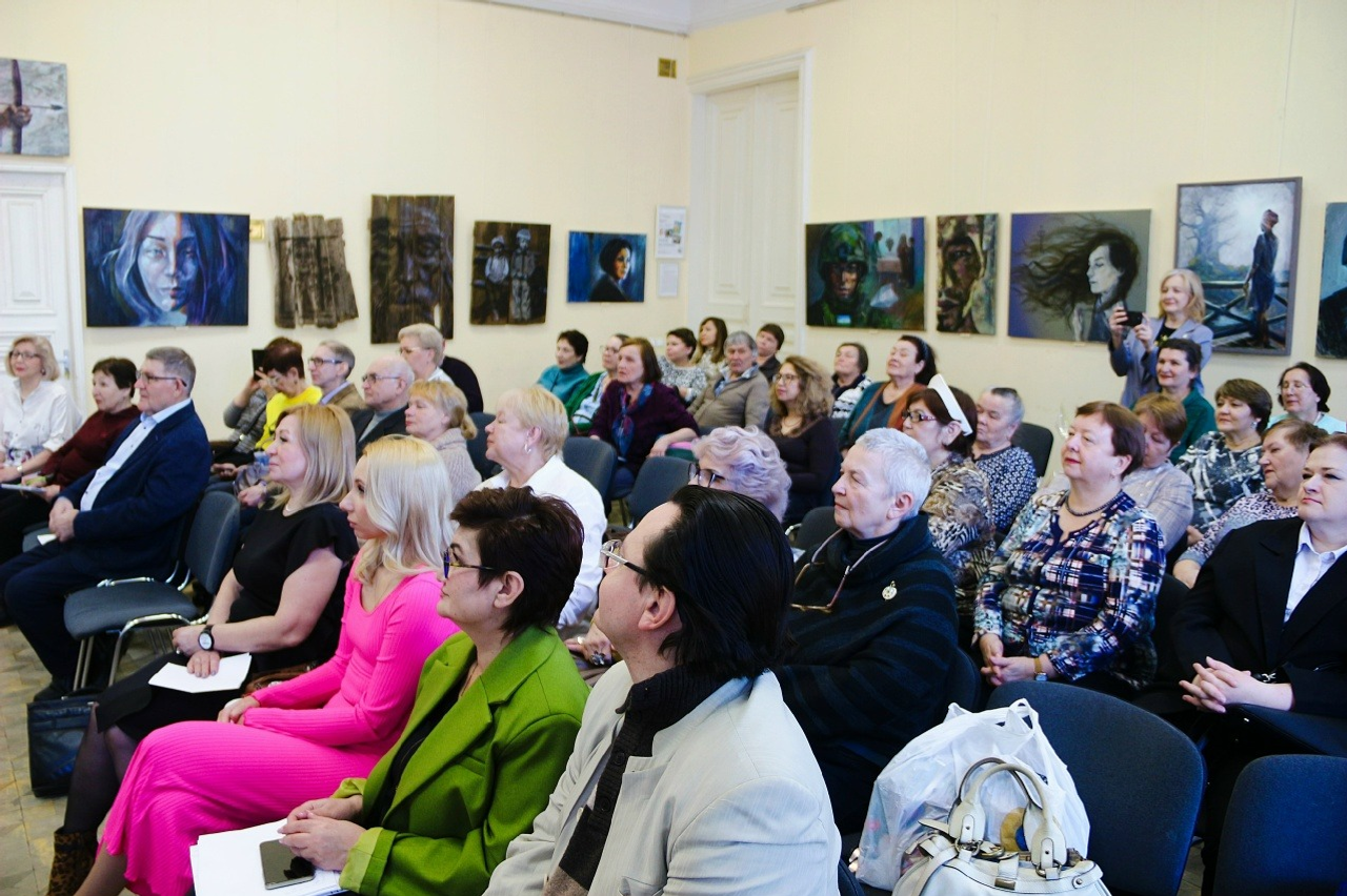 Александра Иванова. «Общественная электронная газета».