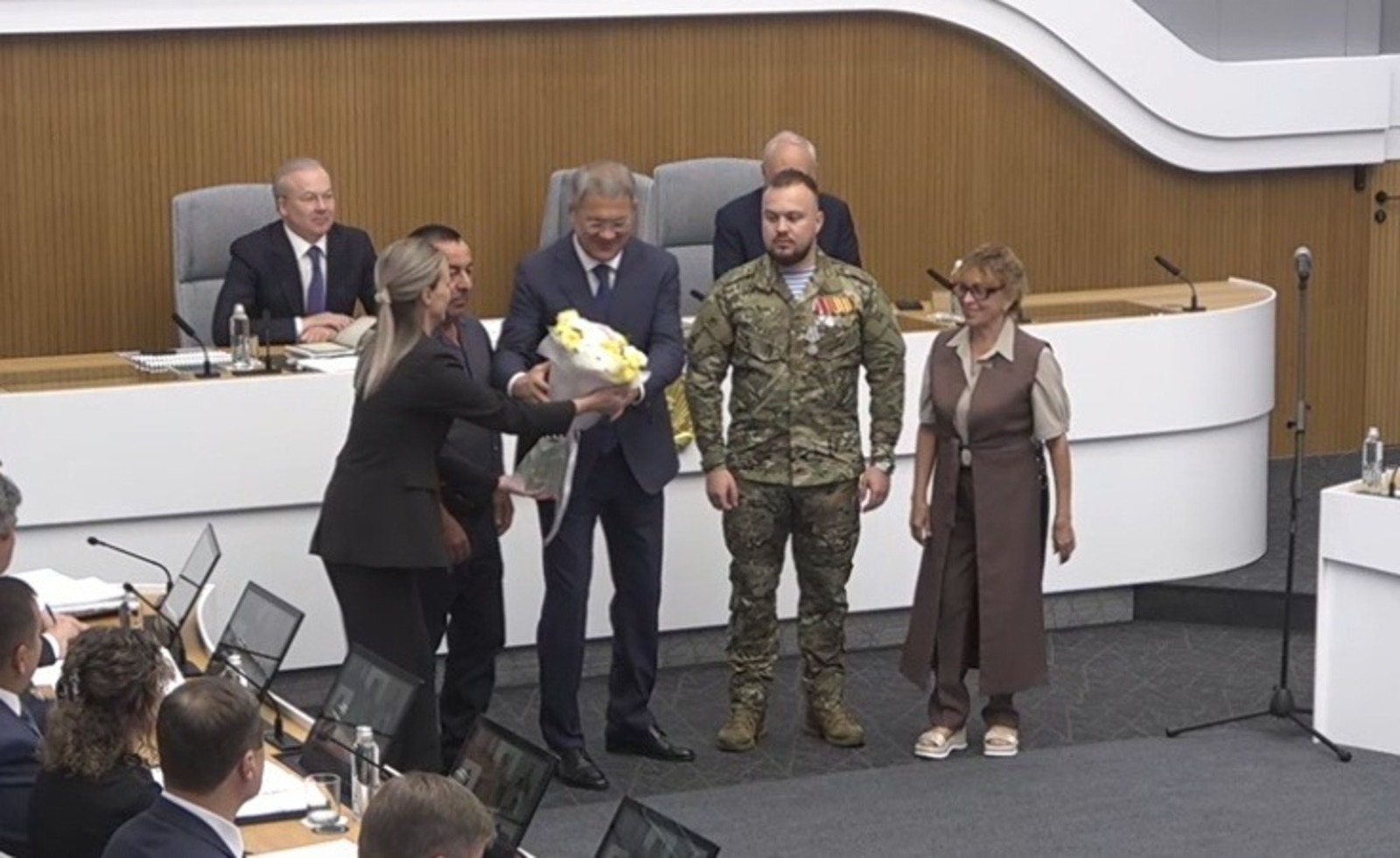 скриншот видео.