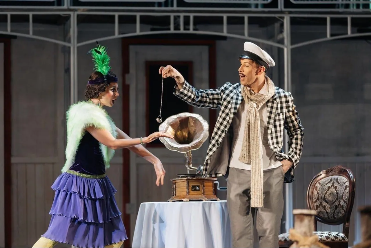 с сайта www.teatrkaluga.ru.