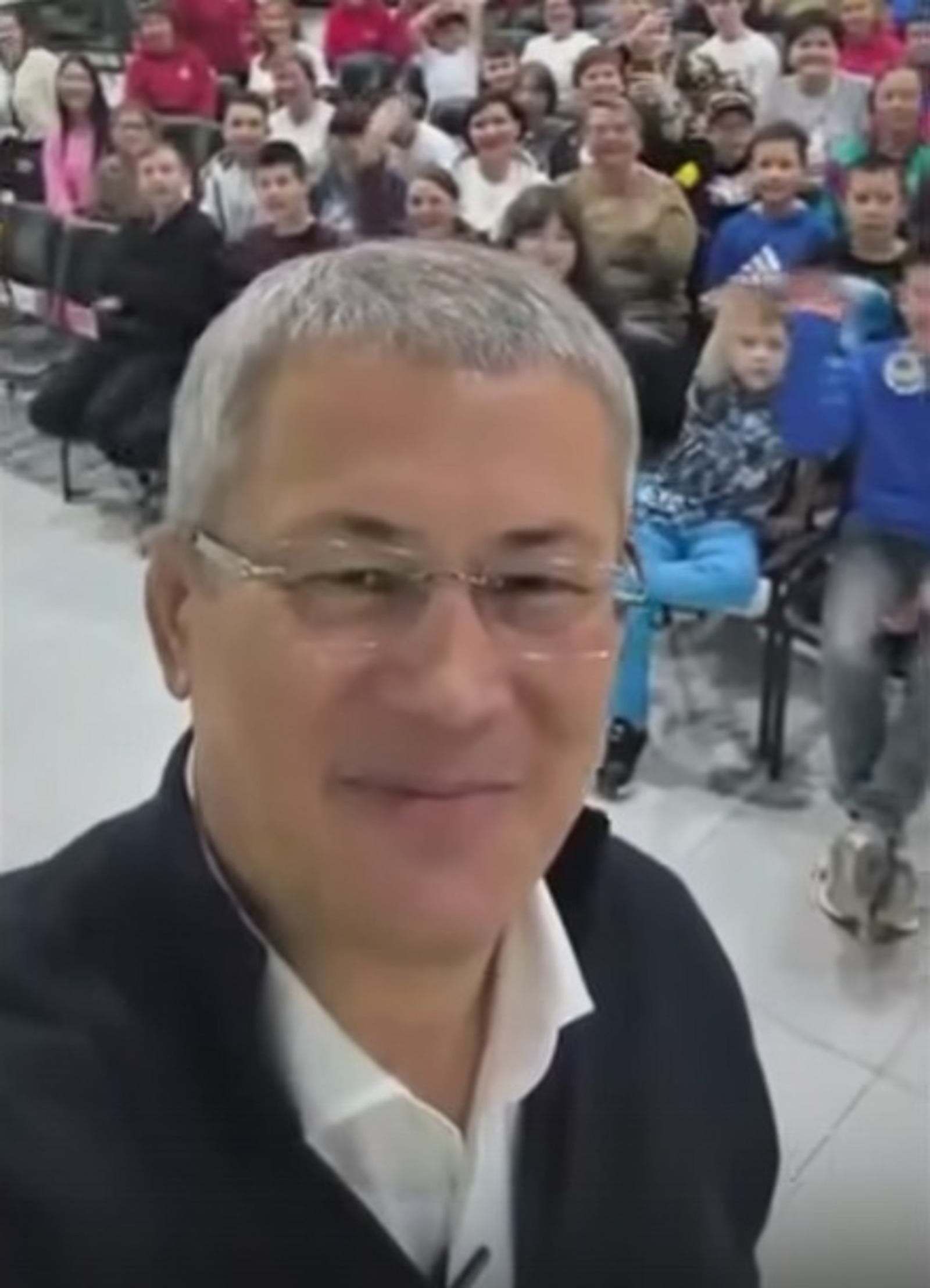 скриншот видео.