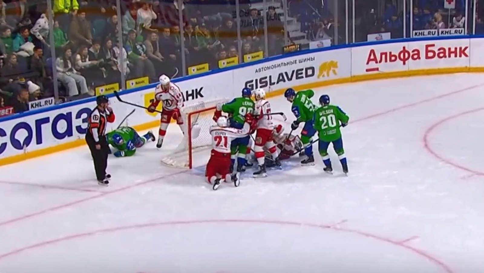 скриншот видео матча.