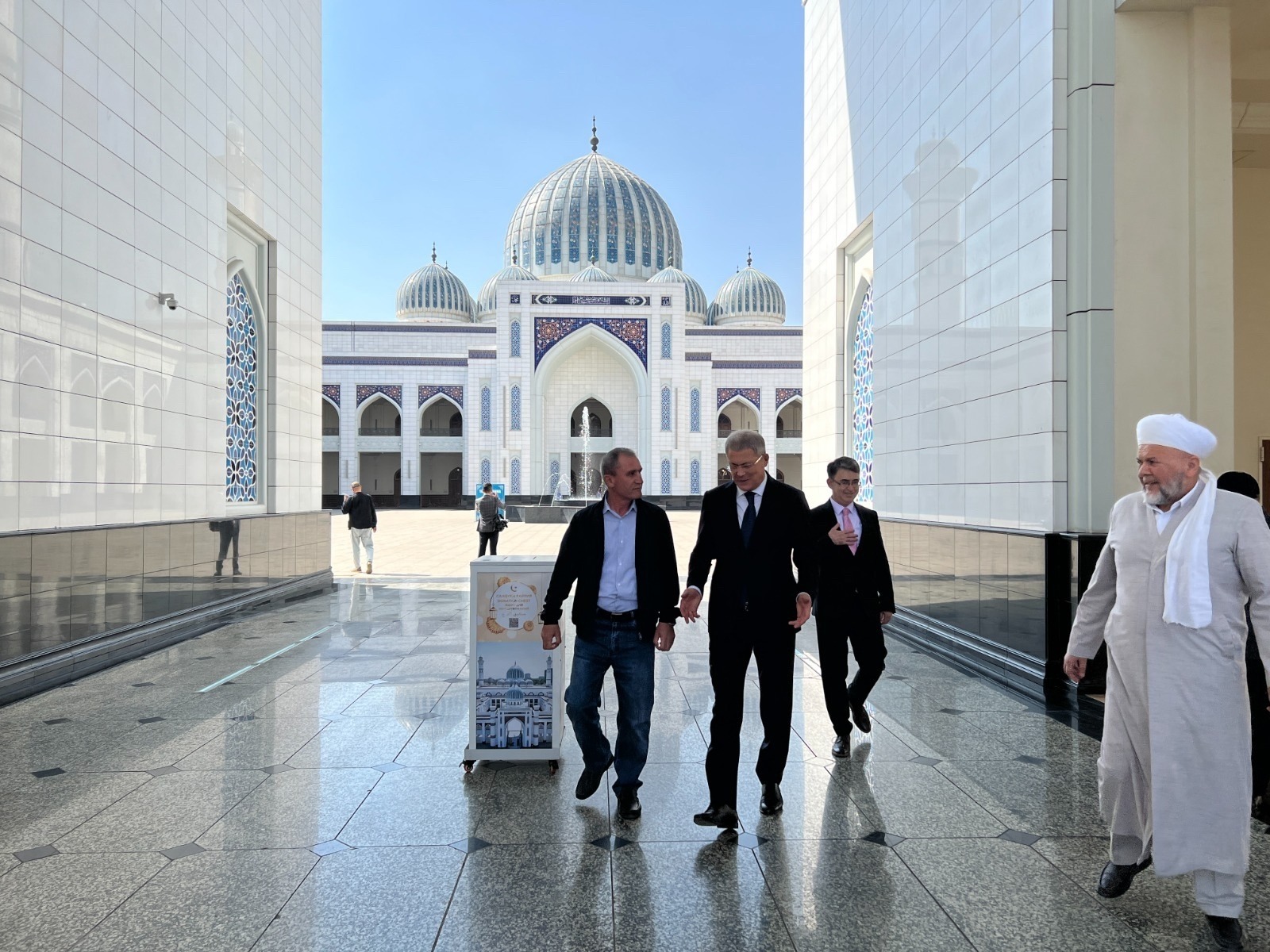 c личной страницы Радия Хабирова в соцсети.