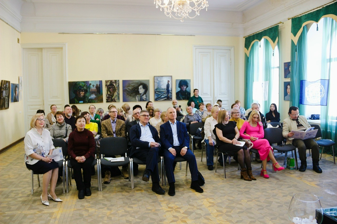 Александра Иванова. «Общественная электронная газета».