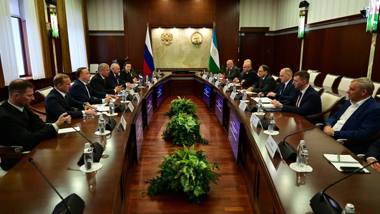 со страницы Радия Хабирова в соцсетях.