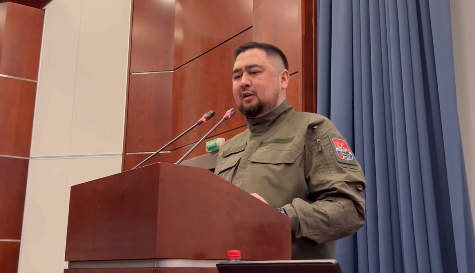 скриншот видео.