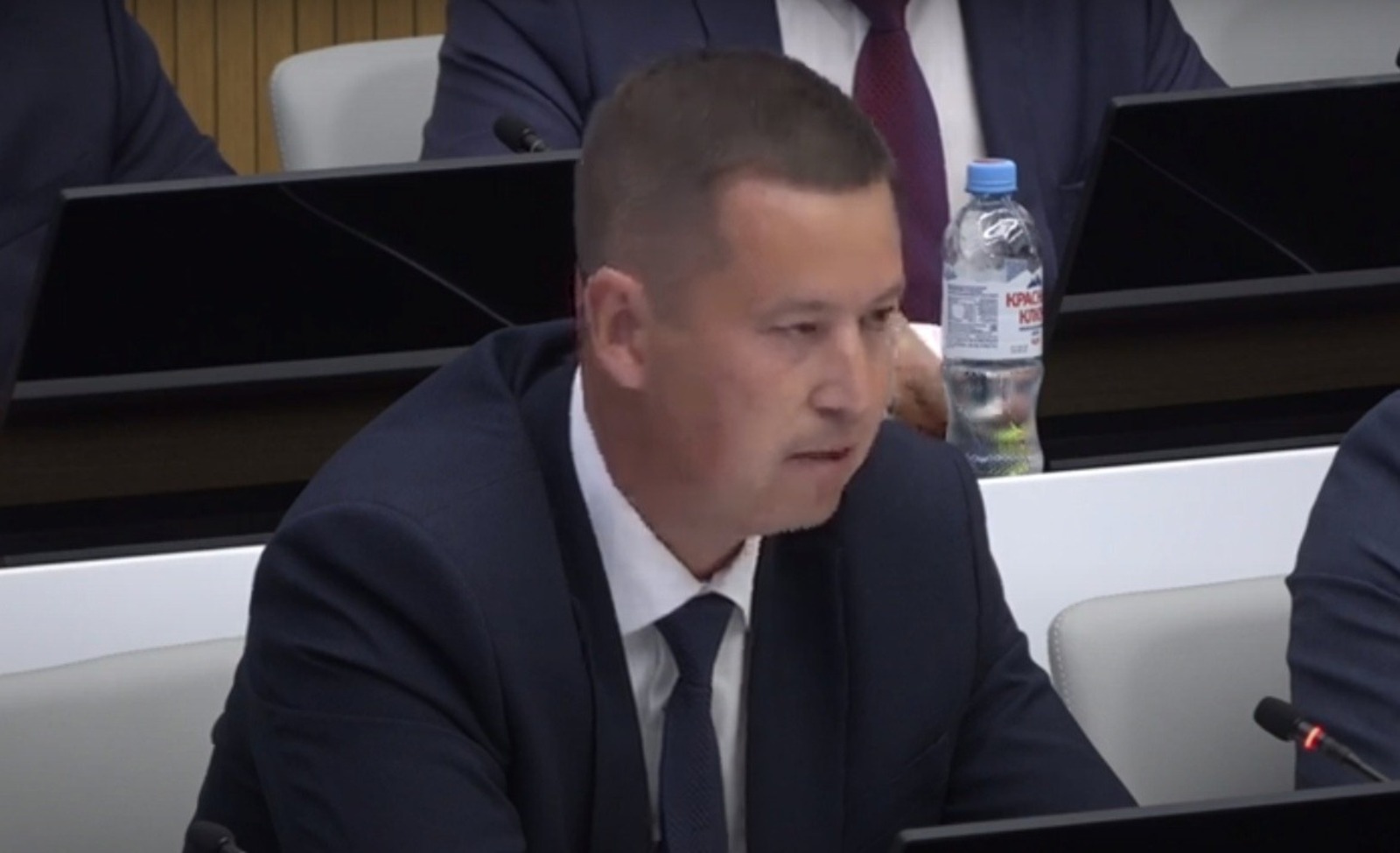 скриншот видео.