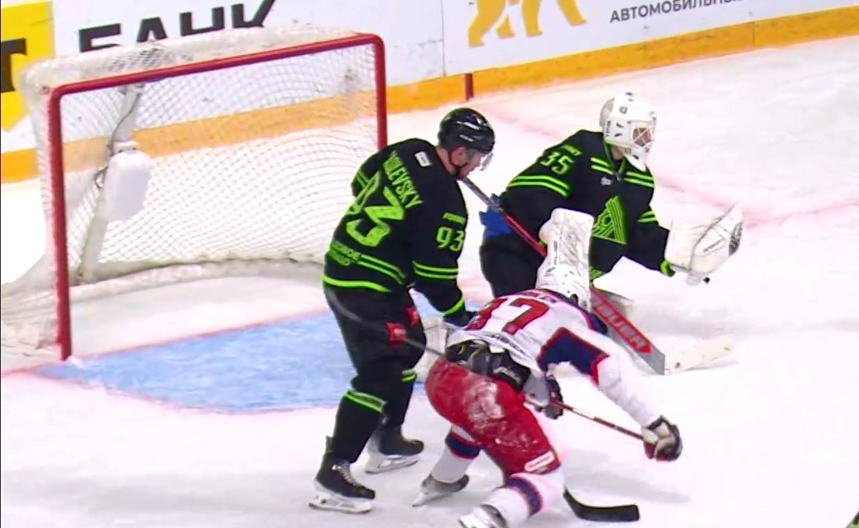 скриншот видео матча. скриншот видео матча.