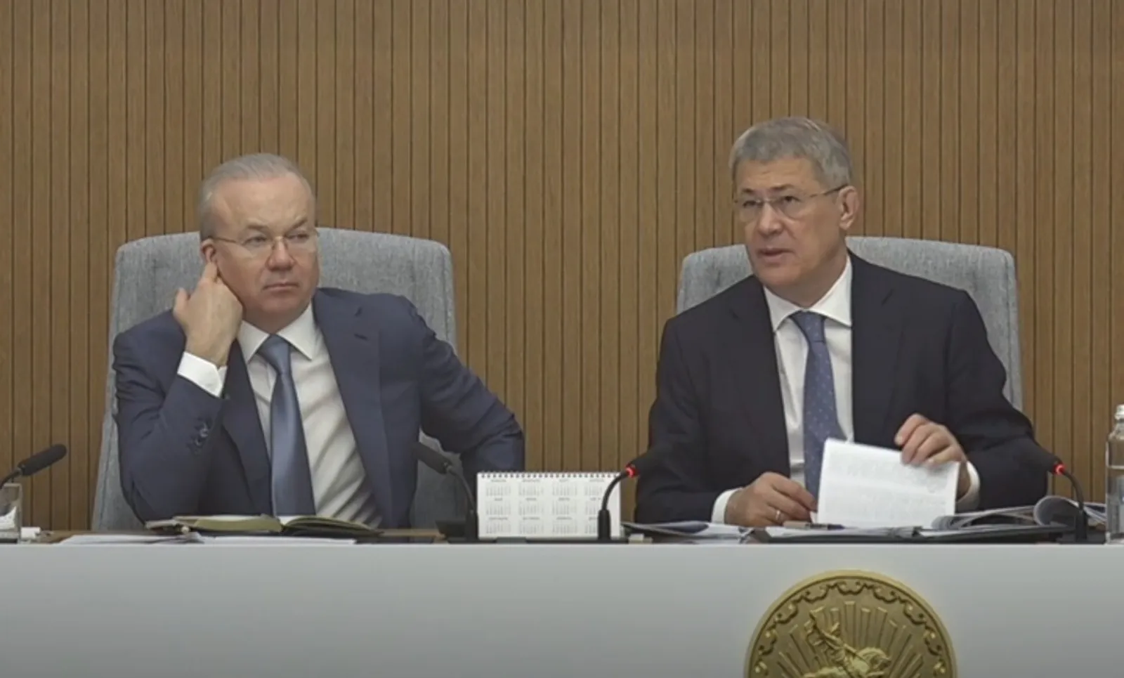 скриншот видео. оперативное совещание в правительстве РБ.