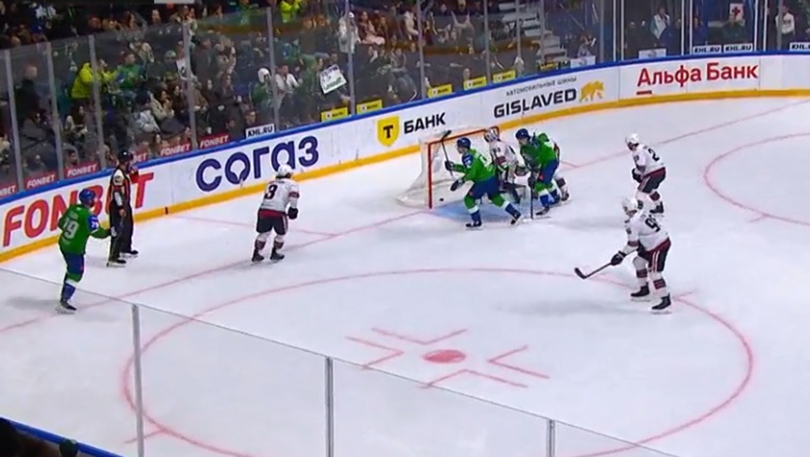 скриншот видео матча.