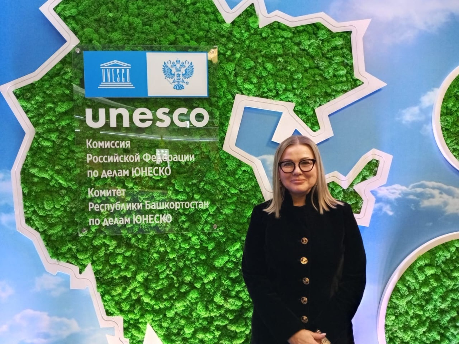 Евгении Сюткиной.  директор уфимской ассоциированной школы ЮНЕСКО № 71 Ольга Алексеева.