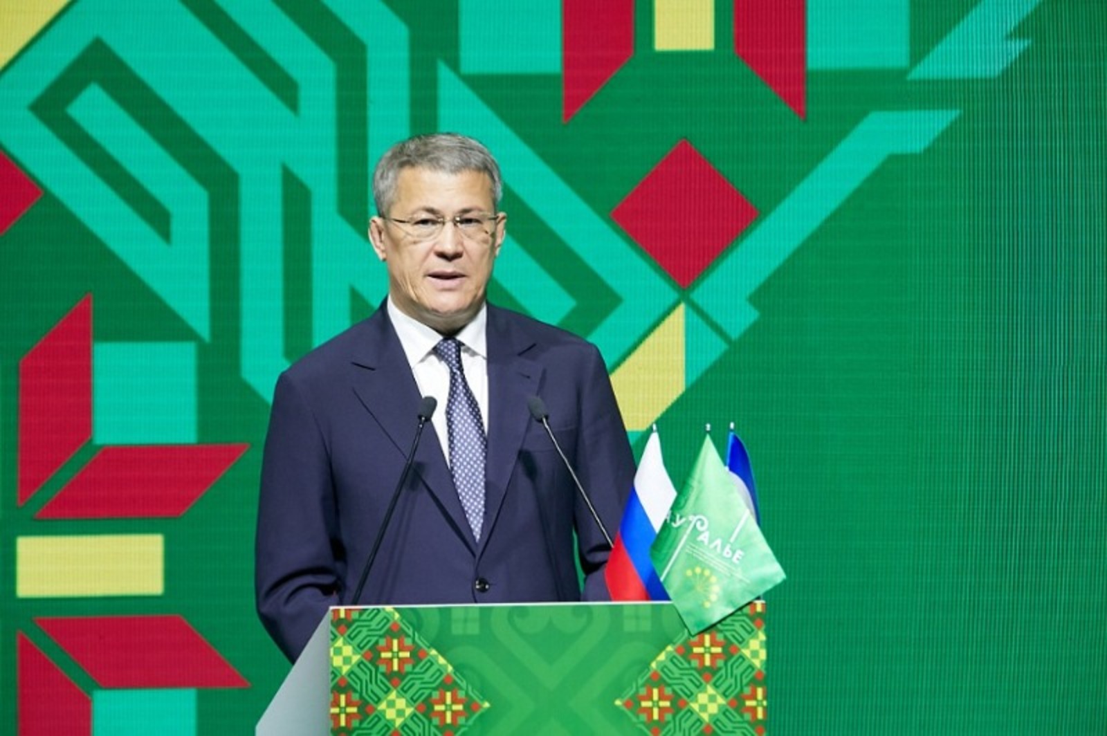 Андрея Старостина.