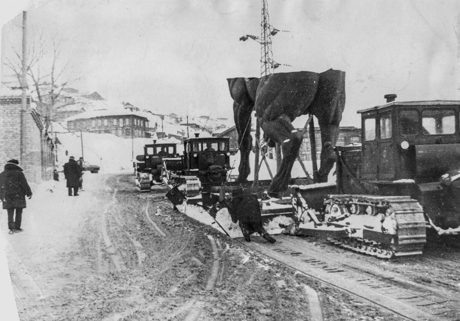 из личной коллекции художника Максима Холодилина.