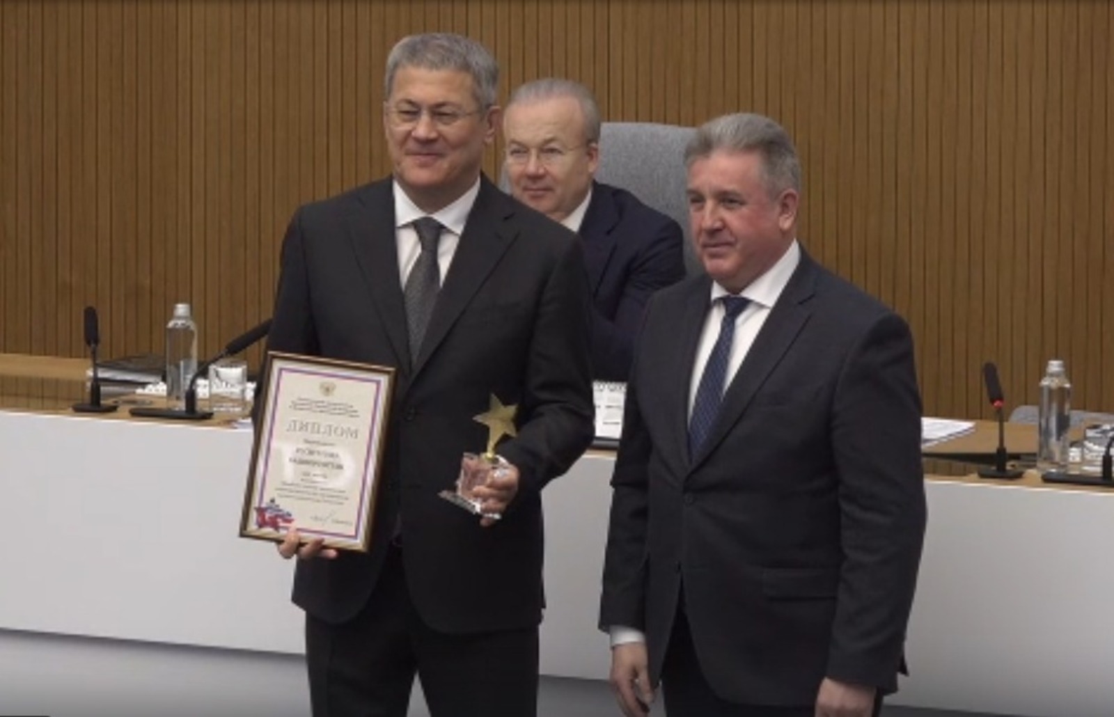 оперативное совещание в правительстве РБ.  скриншот видео.