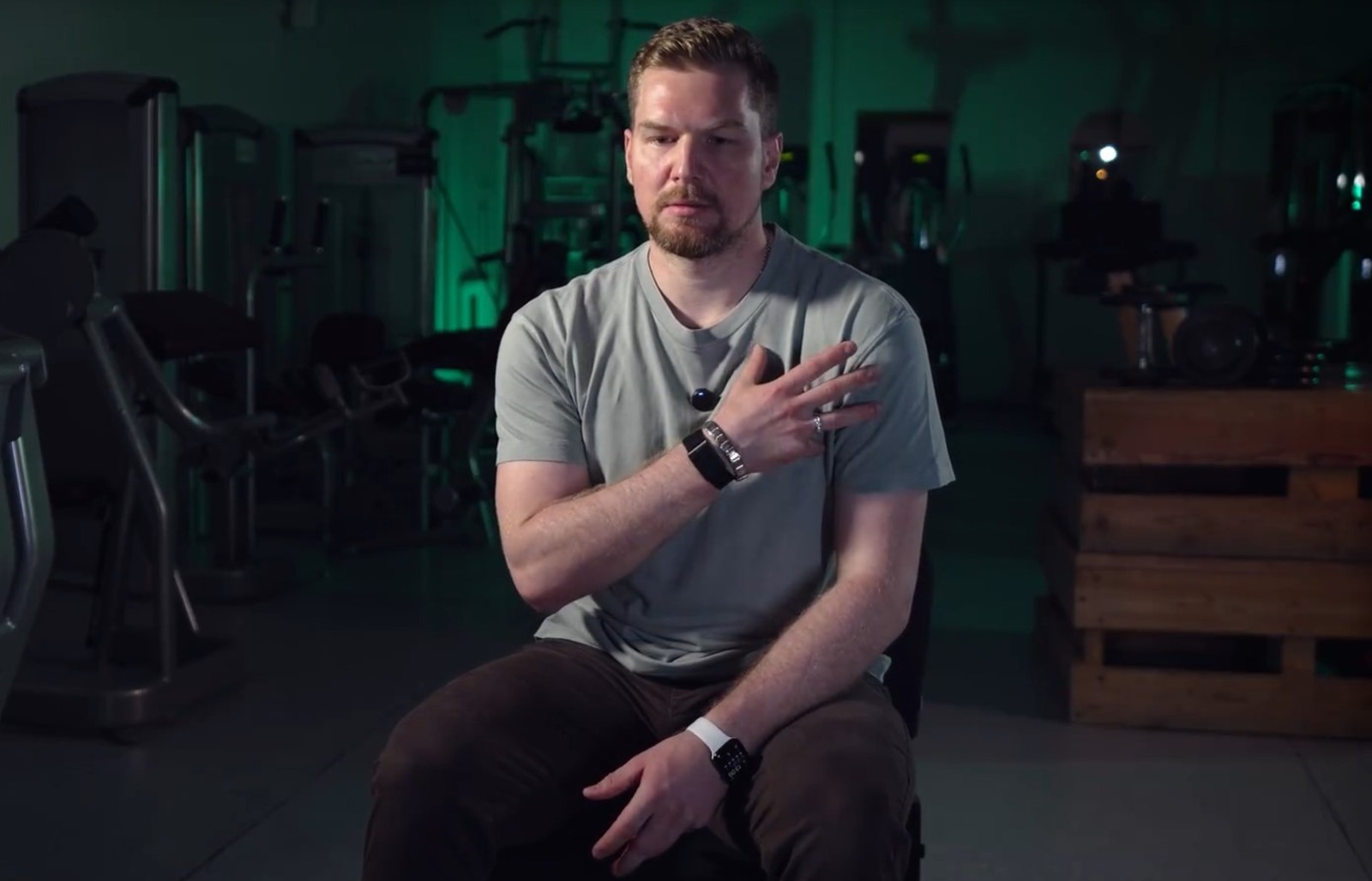 скриншот видео шоу КХЛ «Вернуться в игру!». скриншот видео шоу КХЛ «Вернуться в игру!».