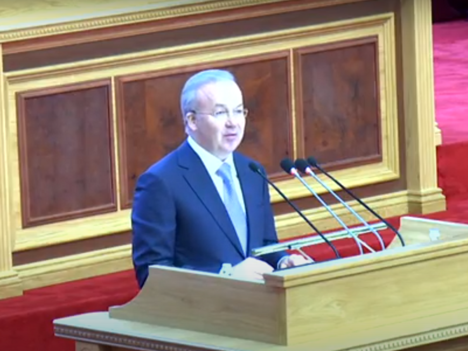 Скрин с видео заседания Госсобрания - Курултая РБ.