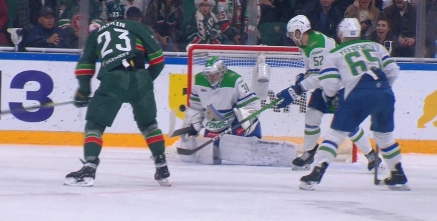 скриншот видео матча.