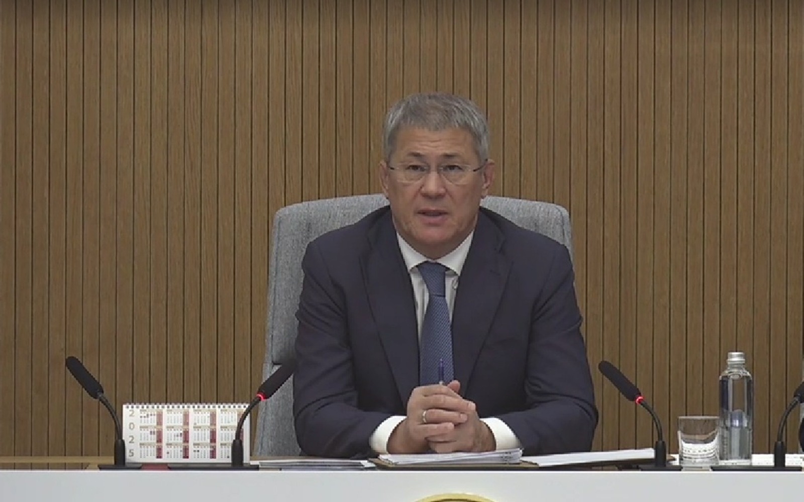 скриншот видео.