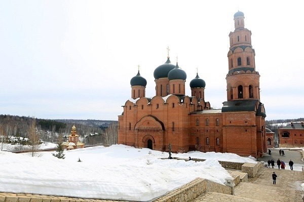 Елены Колоколовой.