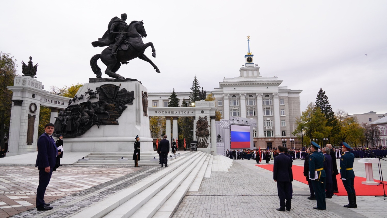 Олега Яровикова.