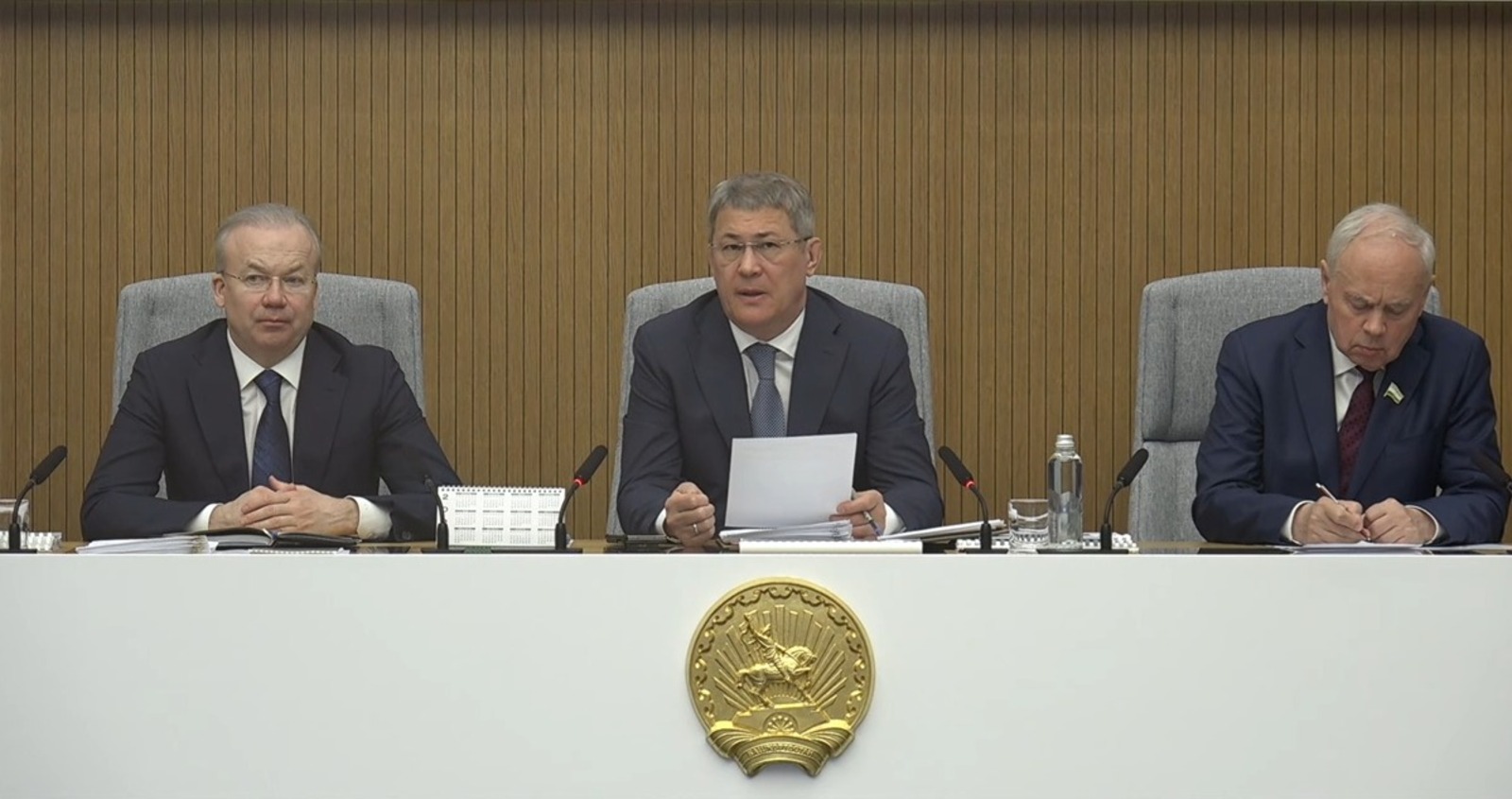 скриншот видео.