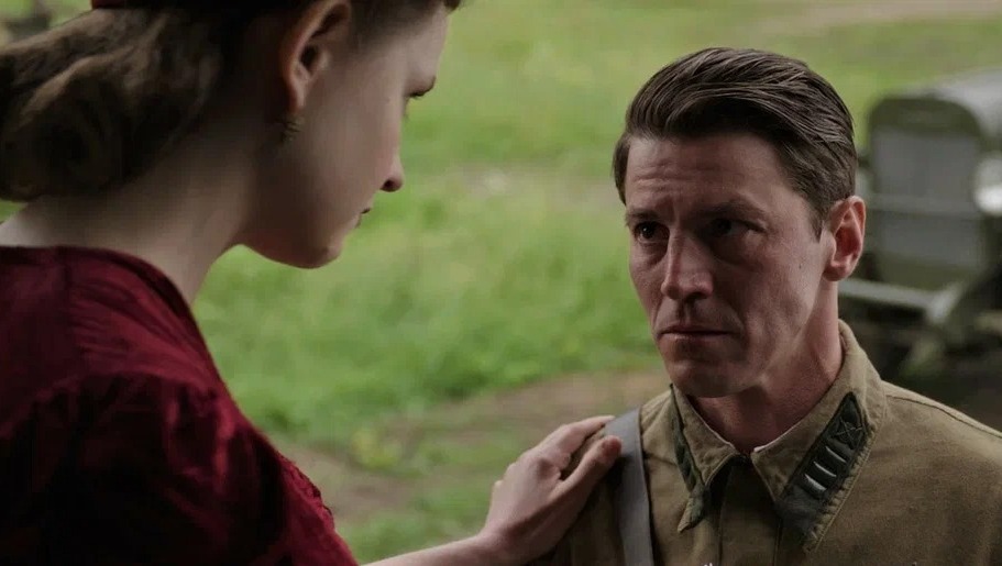 кадр из фильма.